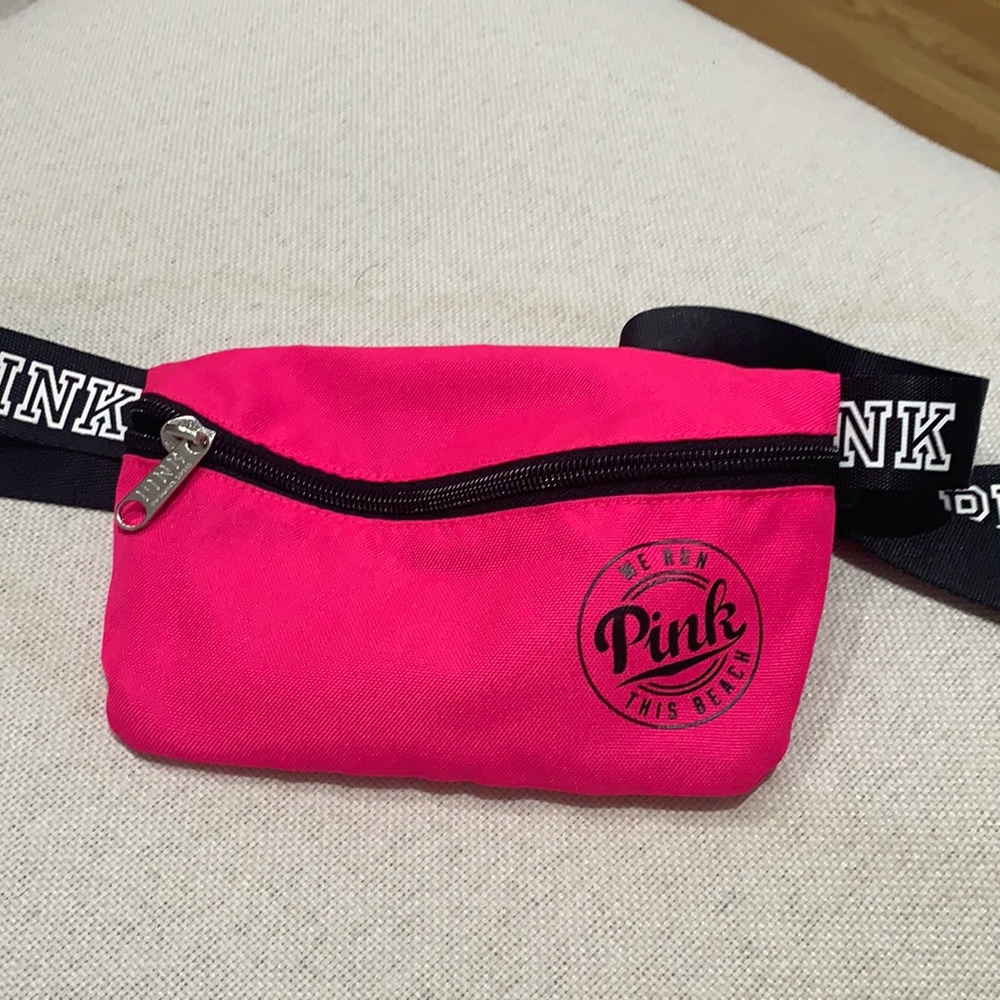 NWT VSPINK “we run this beach” Fanny pack